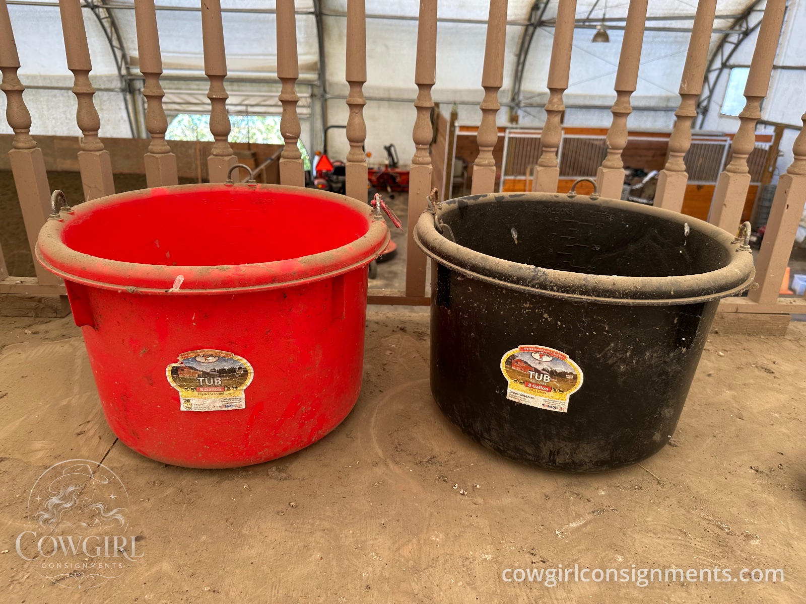Little Giant 8 Gallon Feed Tubs, Pair (Red And Black), photo 2