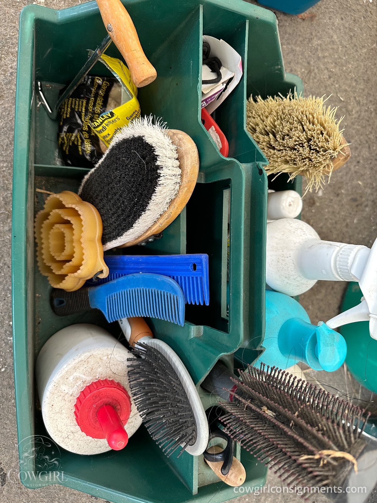 Loaded Horse Grooming Caddy, Brushes And Products Included, photo 2